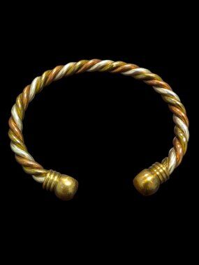 Avon 2005 Tri Tone Magnetic Twist Size 7.5" Open Cuff Bracelet